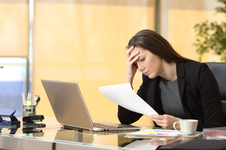 the Fed interest rates | worried trader